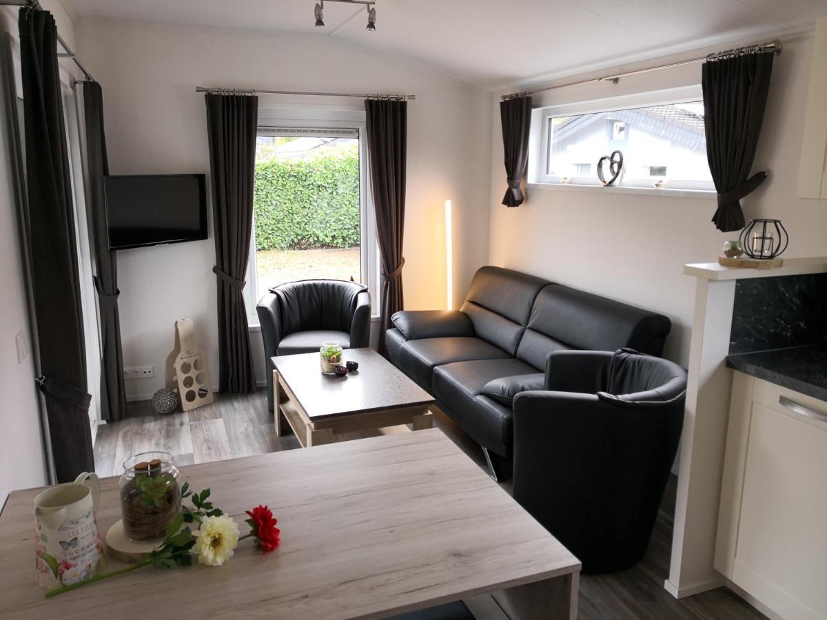 Ferienhaus Malefi 1 Am Guelser Moselbogen Koblenz  Buitenkant foto